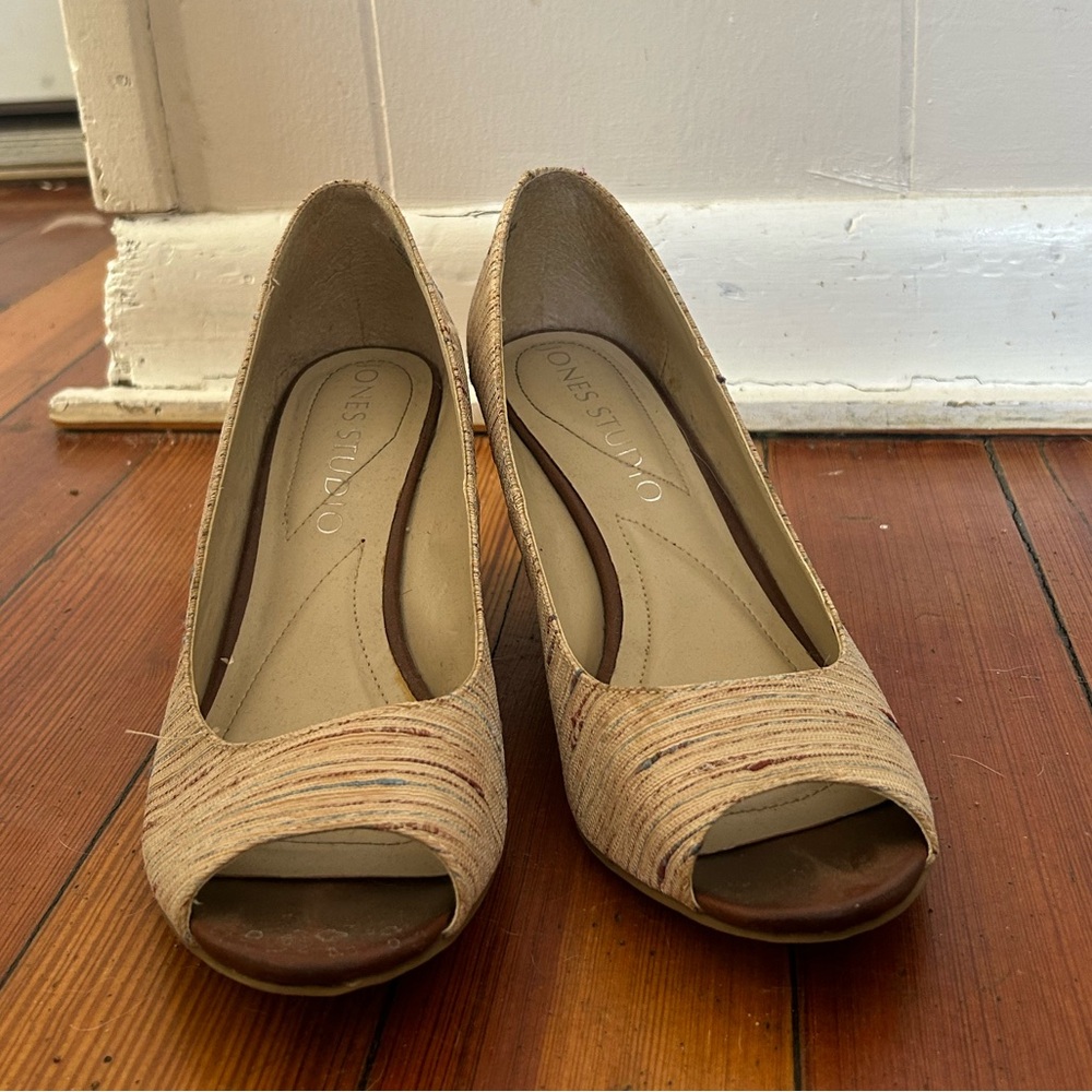 Jones studio patterned wedges